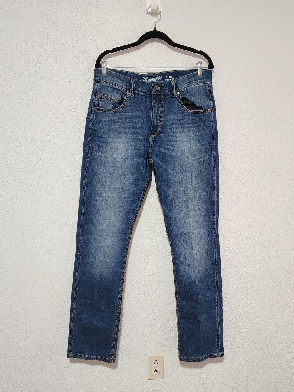 Wrangler Men Retro Slim Straight Leg Jean Medium Blue Wash Denim 33x34